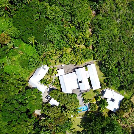Appartement Red Coconut Self-Catering à Baie Lazare  Extérieur photo