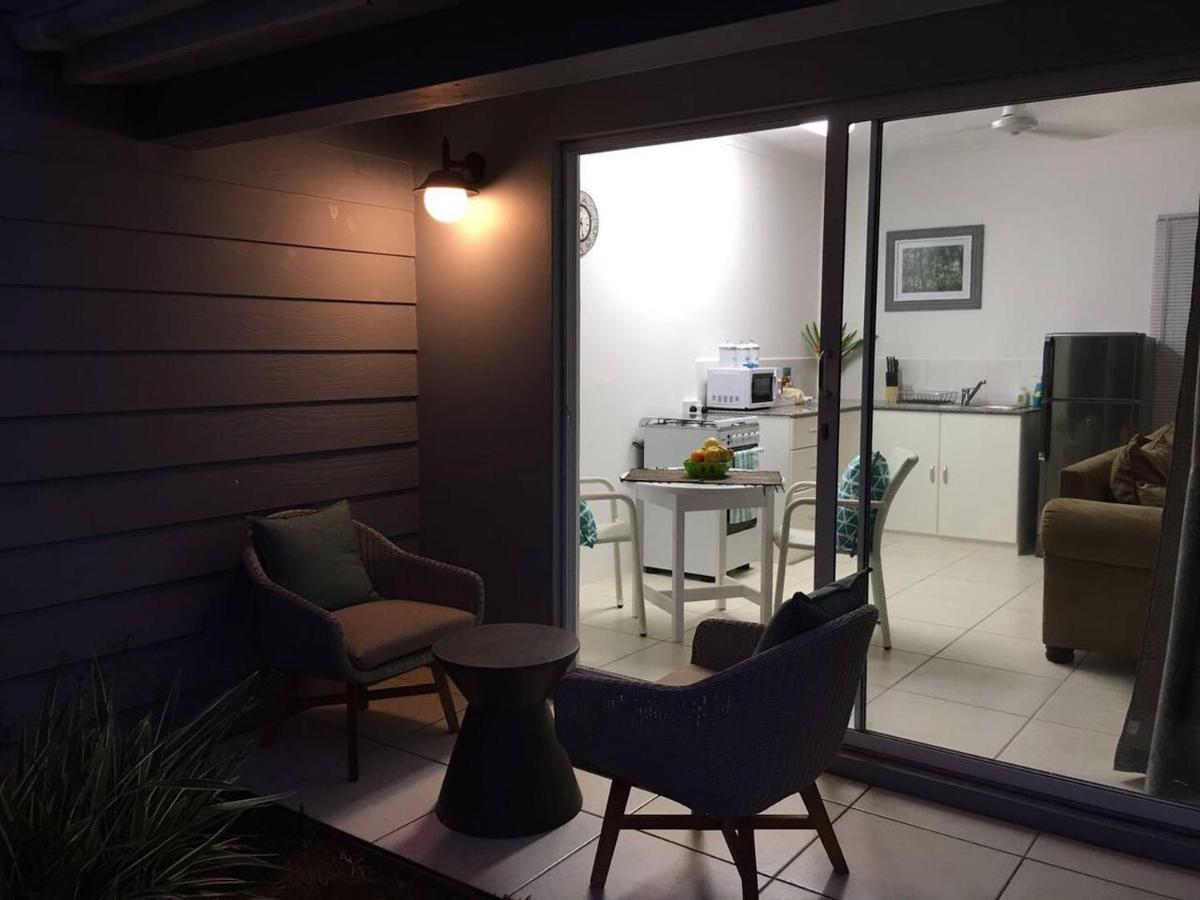 Appartement Red Coconut Self-Catering à Baie Lazare  Extérieur photo