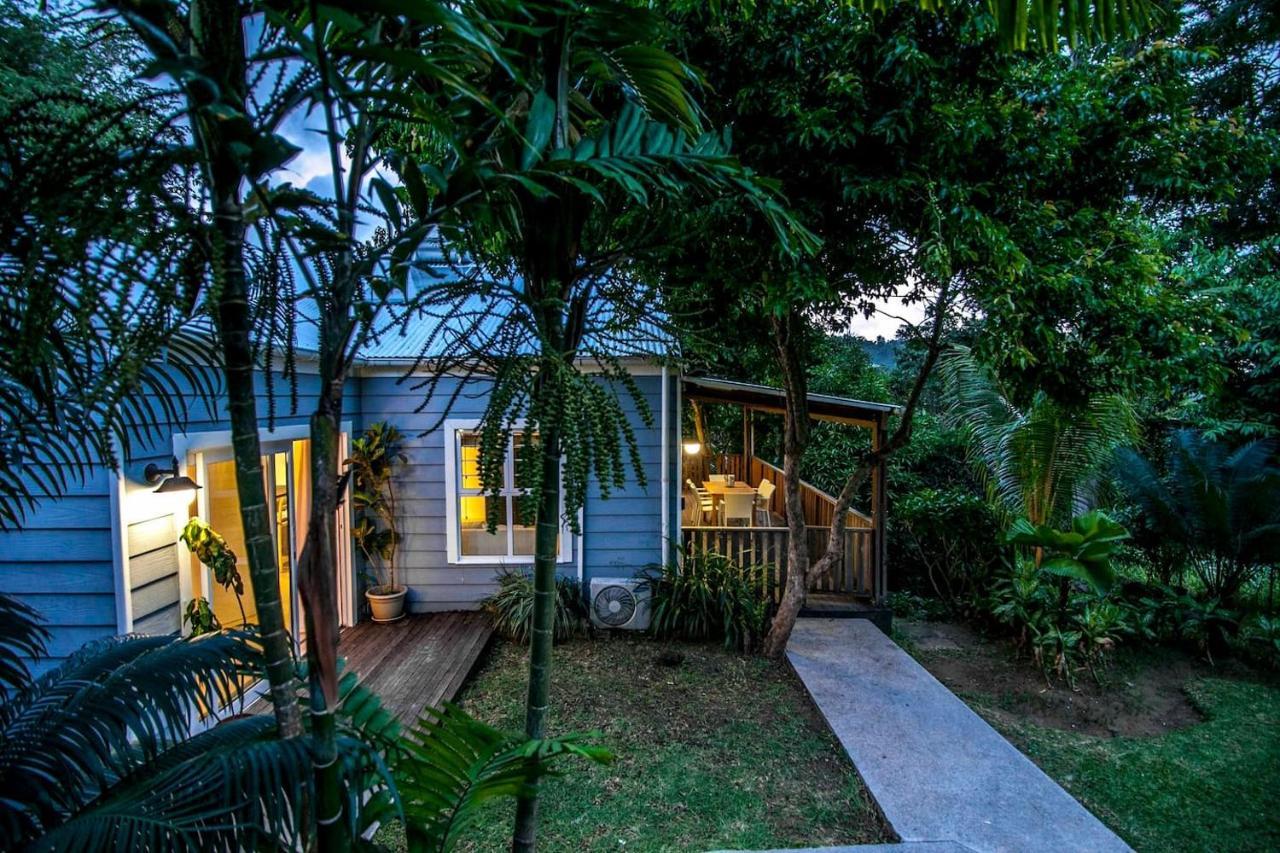 Appartement Red Coconut Self-Catering à Baie Lazare  Extérieur photo