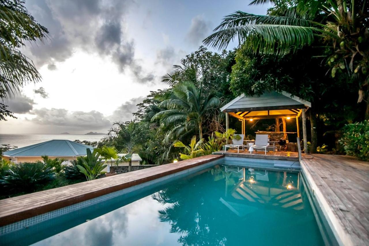 Appartement Red Coconut Self-Catering à Baie Lazare  Extérieur photo